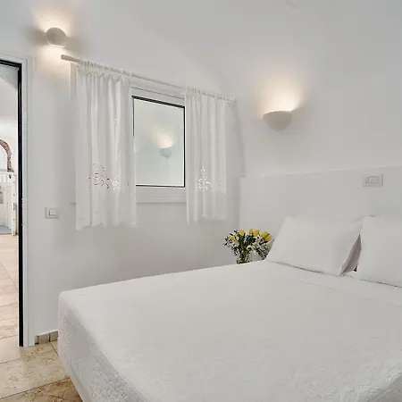 Santorini Mansion At *