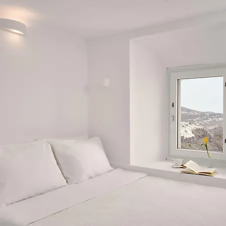 Santorini Mansion At *