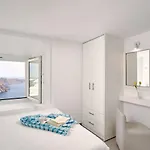 산토리니 앳 아파트 *
