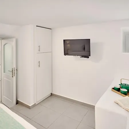 Santorini Mansion At *