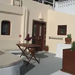 قصر سانتوريني في إمِروفيلي