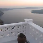 قصر سانتوريني في إمِروفيلي