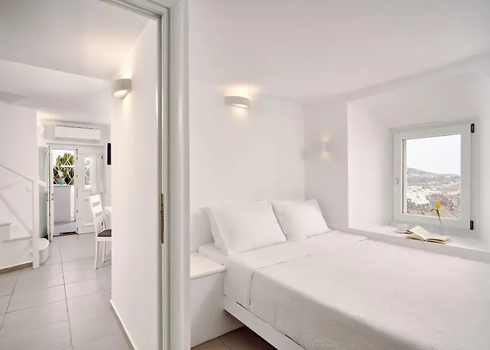 Santorini Mansion At דירה