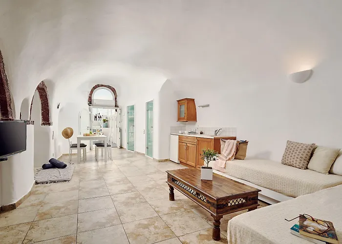 Santorini Mansion At דירה